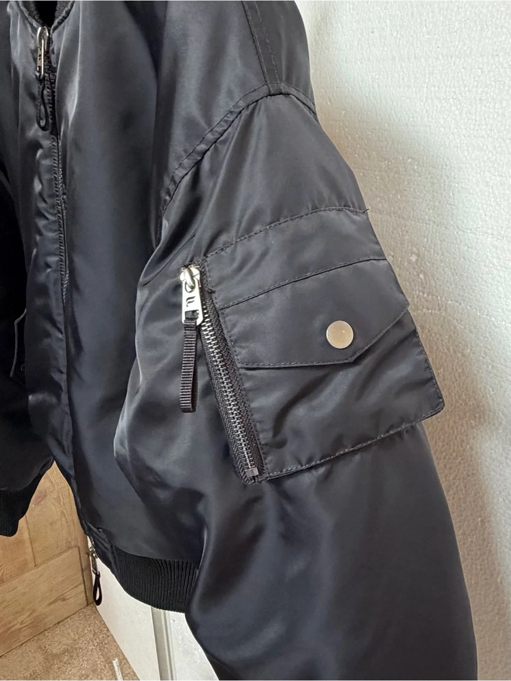 Fabletics Men’s Bomber Jacket Black Nylon Flight Jacket MA-1 Utility Zip